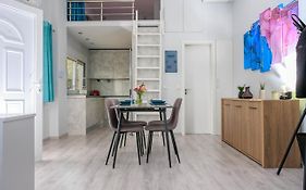 Electra Modern Apartment With Cozy Garden